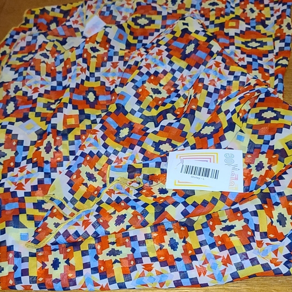 Lularoe NWT LARGE SHIRLEY